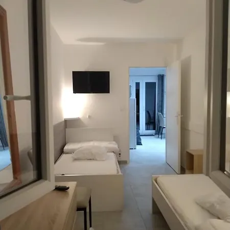Les Asclepiades Apartment *